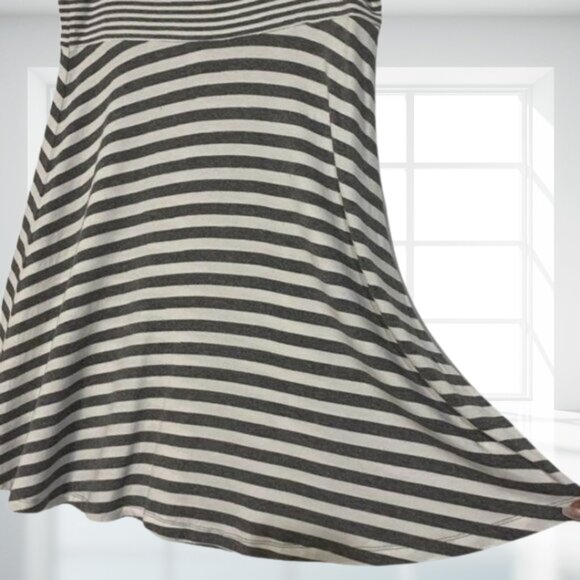 GAP Skater Mini Flare Skirt L Gray White Stripe High Waist Stretch Versatile - Picture 6 of 12